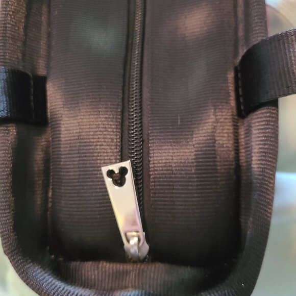 Harveys disney seatbelt tote - Picture 3 of 8